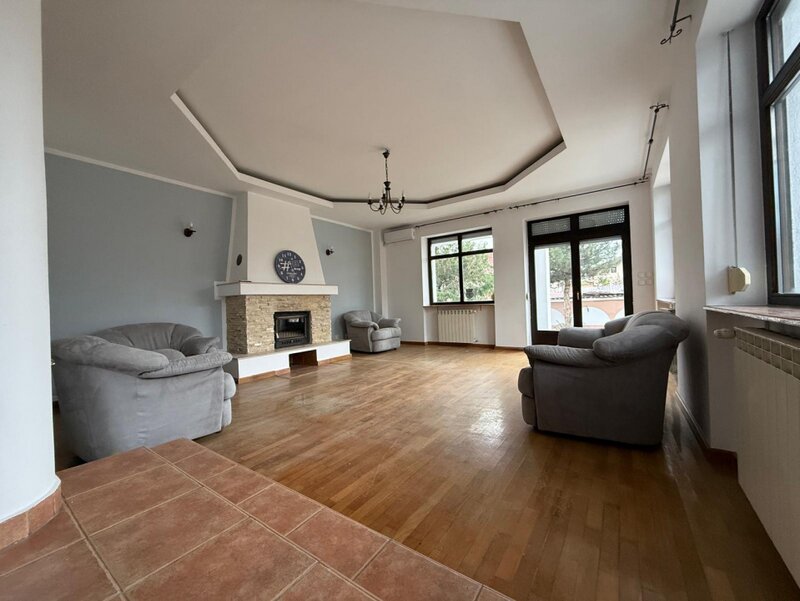 Baneasa De inchiriat Vila 6 camere Ion Ionescu de la Brad Plan Secund