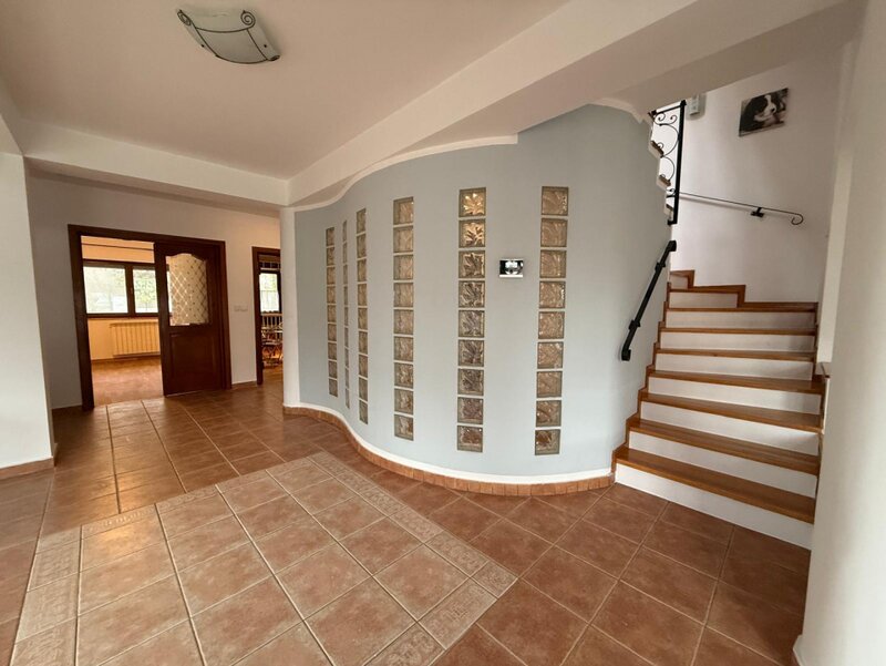 Baneasa De inchiriat Vila 6 camere Ion Ionescu de la Brad Plan Secund