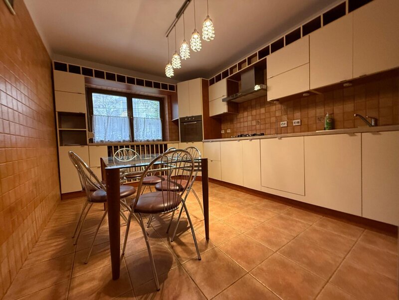 Baneasa De inchiriat Vila 6 camere Ion Ionescu de la Brad Plan Secund